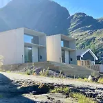 Oceanview Mini-house - Stunning Views *