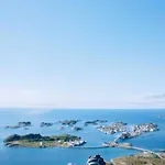 Oceanview Mini-house - Stunning Views * Ramberg