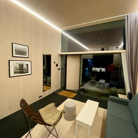Oceanview Mini-house - Stunning Views * Ramberg