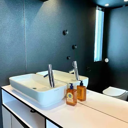 Oceanview Mini-house - Stunning Views شقة *