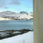 Oceanview Mini-house - Stunning Views Ramberg