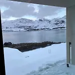 Oceanview Mini-house - Stunning Views *