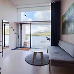 Oceanview Mini-house - Stunning Views Daire